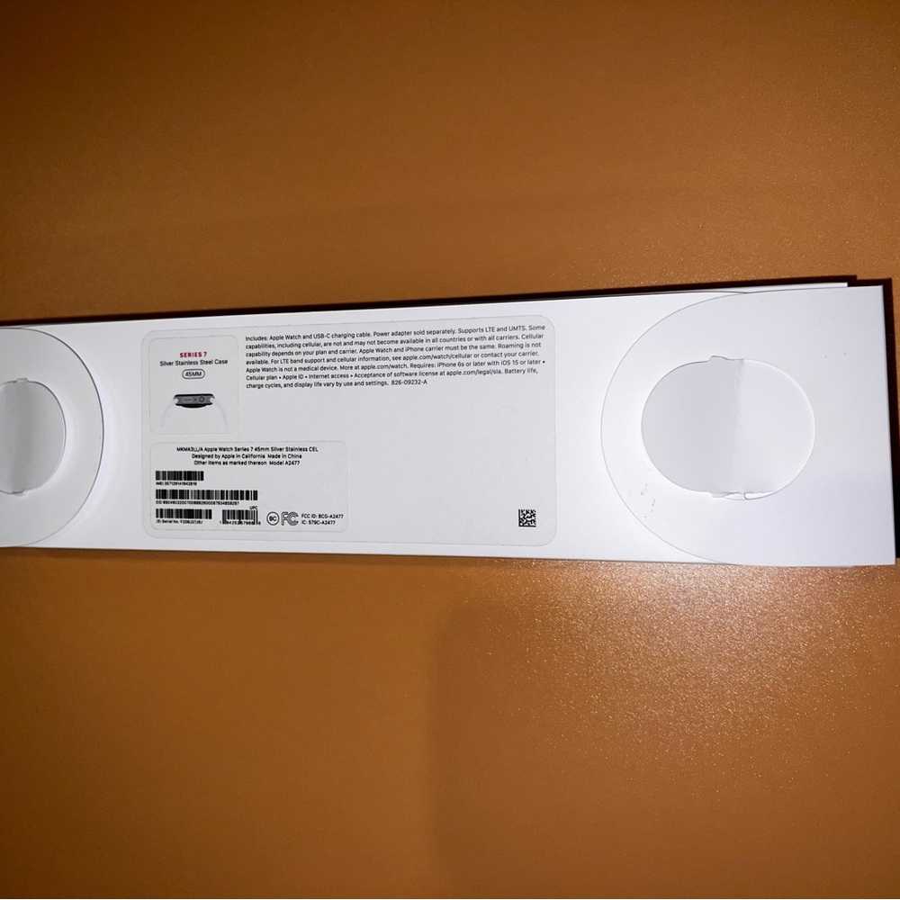 ⌚️NWT APPLE WATCH SERIES 7 45mm SILVER STAINLESS STEEL CASE W/ BLACK BAND - Picture 8 of 16